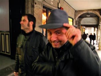 Y Xavi Cassado se compró un sombrero #5